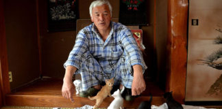 Radioaktivni čovjek koji brine o životinjama u Fukushimi Radioaktivni čovjek Naoto Matsumura - Fukushima